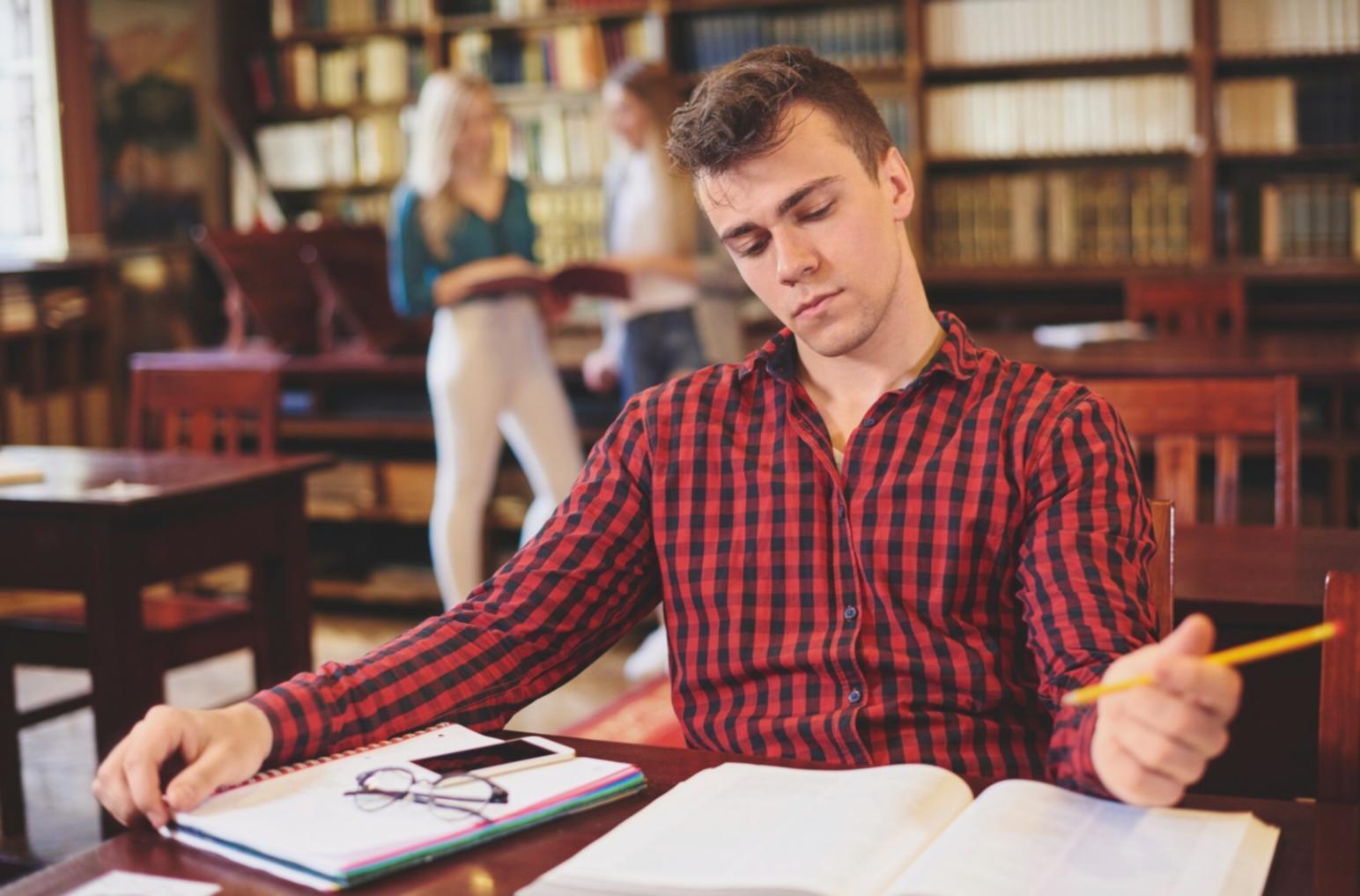 Cash flow analysis dashboard showing monthly trends